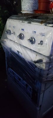 Продаю газ плиту с духовкой
