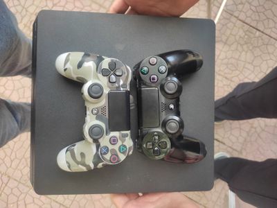 Play station 4 slim