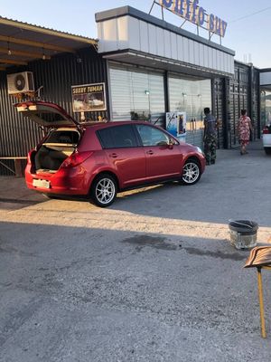 NISSAN TIIDA Hetchbek sotiladi. 2008-yil, 1.8, Avtomat!