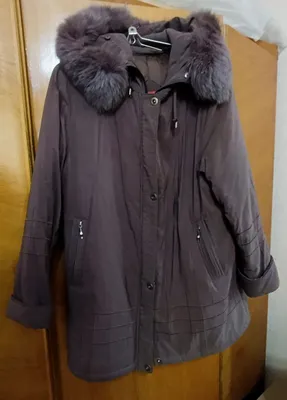 Женская куртка с капюшоном