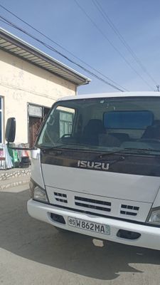 Isuzu 2008 yil Salarka. Motori 160 ot kuchi avtobus emas.