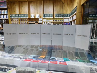 Honor 200 5G с поддержкой e-sim абсолютно новый в упаковке с гарантией