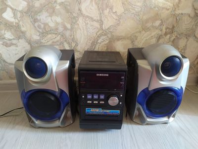 Mini muzikalniy sentr sotiladi