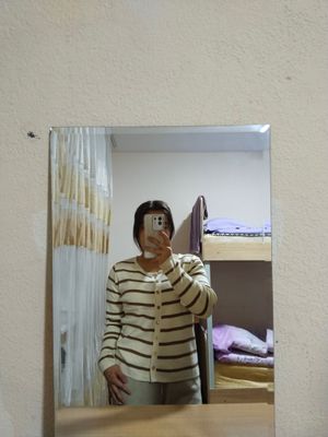 Chanel кардиган.