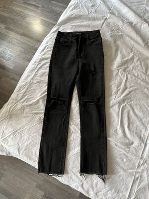 Продам женские черные джинсы