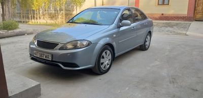 Lacetti sotiladi