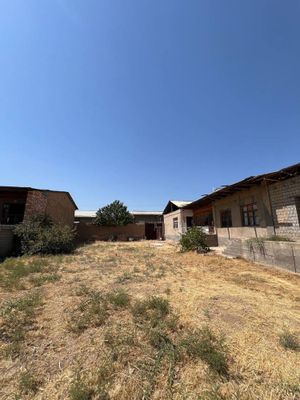 8- сотих Учкахрамондан кирганда Шурода ер сотилади