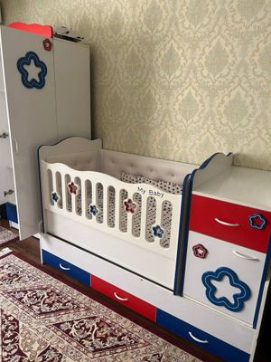 Продается детская кроватка со шкафом