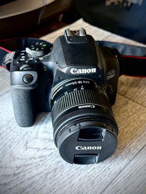 Фотоаппарат Canon 850D