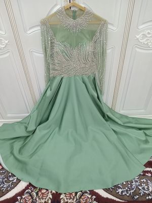 Готовое платье, красивого фисташкового цвета