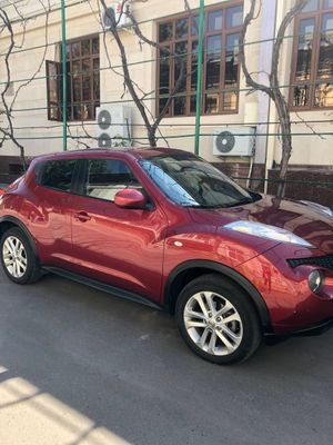 Продаю Nissan juke 2012