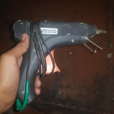 Usttalar uchun pistolet kley