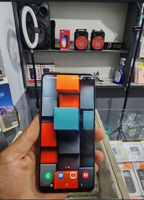 Продам или Обмен свой Samsung S10 + 128/8G