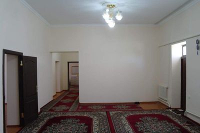 Уй сатылады.Барлык колайлыклар..Локация зор.Кум ауыл -1 жайласкан.. [