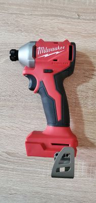 Milwaukee 3650 m18 американский дрель