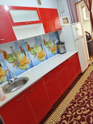 Srochna 3 xonali dom sotiladi