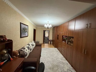 Ц 1 , 2/2/4 , кирпич , 2*6 балкон , 55м2 , мебель техника , 105 000 $