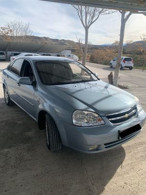 Lacetti 2 позиция 1.8 на бензине