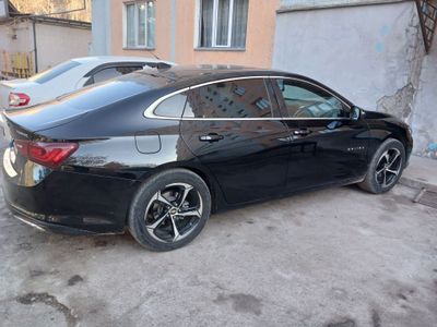 Rangi qora panorama luk 2trubina holati yaxshi narhini kelishamiz