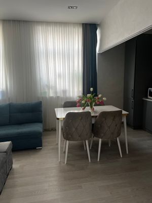 Продается стол с стульями 6 стул