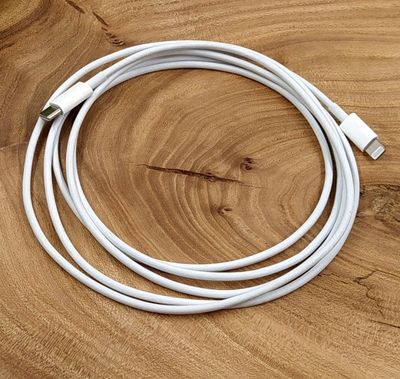 Оригинальный кабель Apple USB-C to Lightning