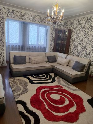 Oybek metro 2 xonali kvartira arendaga beriladi..