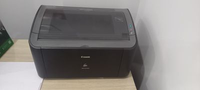 Принтер Canon LBP 2900B холати яхши ишлаб турибди.