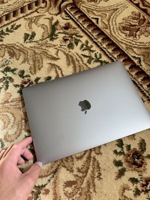 MacBook pro sotiladi