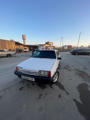 Lada 2109 sotiladi