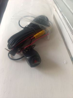 Lenovo zadniy kamera sotiladi