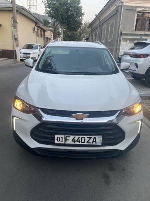 Traker 2 LTZ sotiladi.