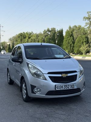 2015 yil 388.000 yurgan Gaz bor Moshinani tehnichskiy ishi yoq 4.600$