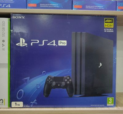 PlayStation 4 pro 1tb black