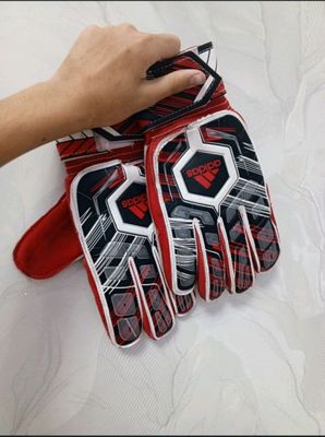 Вратарские перчатки"Adidas"носился моим братом2-3р
