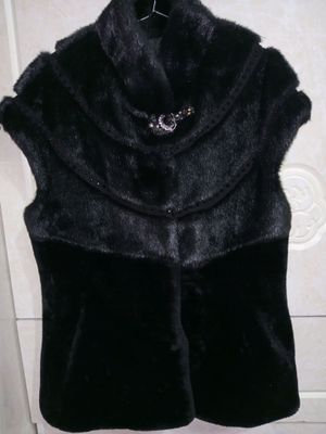 Безрукавка из меха