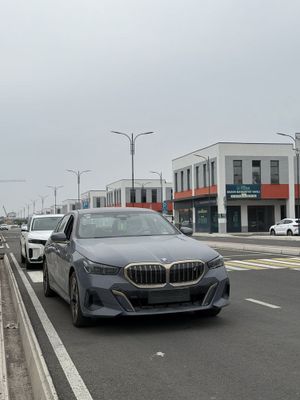 BMW i5 e-drive 35L M Full sotuvda tayyor