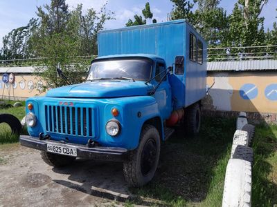 Gaz 52 sotiladi .