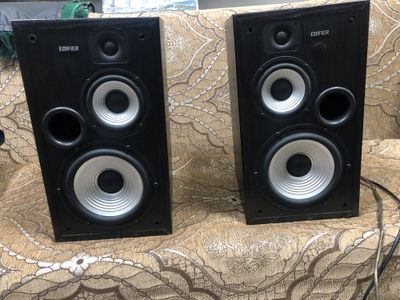 edifer R2700 studio7