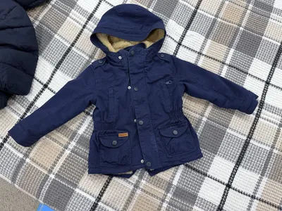 Парка детская подойтет на мальчика и на девочку, в илеальном состоянии