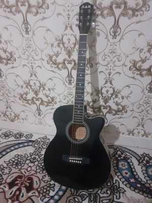 Gitara sotiladi