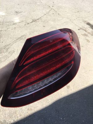 W213 mercedes-benz oldi orqa fara