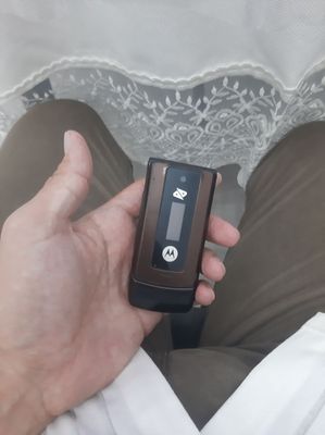 Perfectum Motorola srochno sotiladi