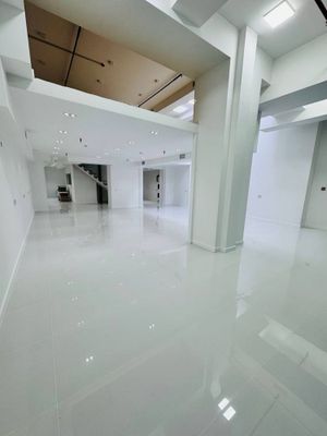 U-tower сдам в Аренду 237м2 openspace помещение с ремонтом