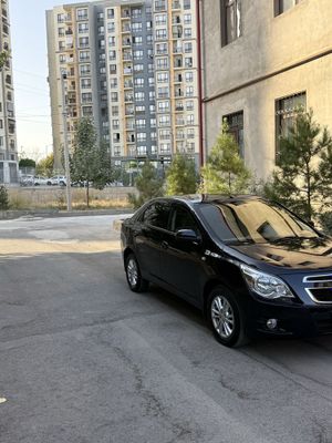 Автомобиль Кобальт