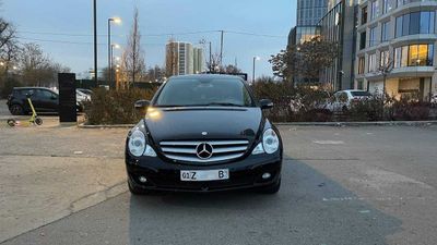 Mercedes Benz R500