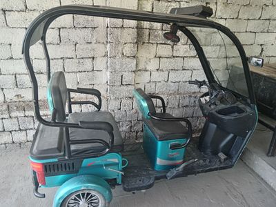 Trisikl, 3 oyoqli skuter sotiladi