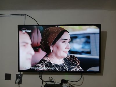 продам телевизор 43 Samsung