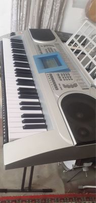 Sentizator yonika elektronni piano