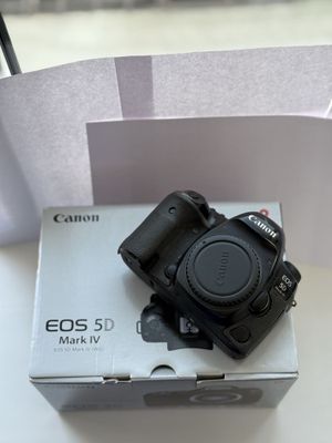 Canon Mark 4 .
