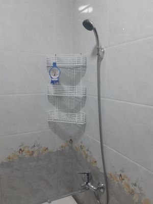 Uy sotiladi, jihozlari bilan.
